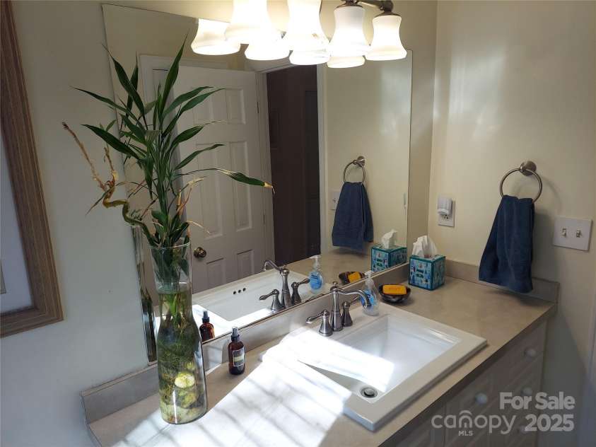8015 Sullivan Drive, Charlotte, NC 28215.  MLS# CAR4223466, YatesRealty ID 9926. 