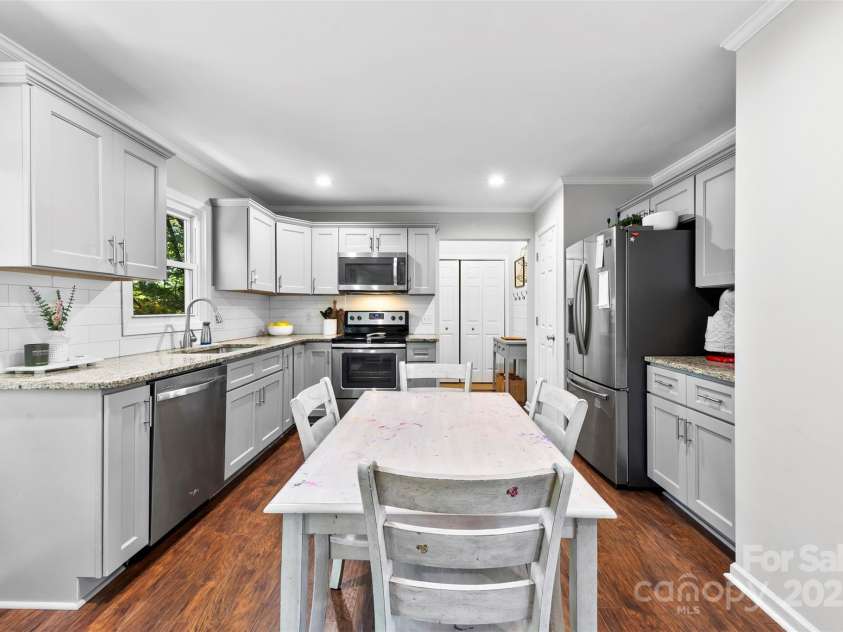 619 Archibald Road, Concord, NC 28025.  MLS# CAR4251795, YatesRealty ID 9927. Dining Area