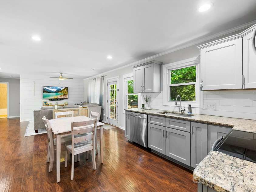 619 Archibald Road, Concord, NC 28025.  MLS# CAR4251795, YatesRealty ID 9927. Kitchen