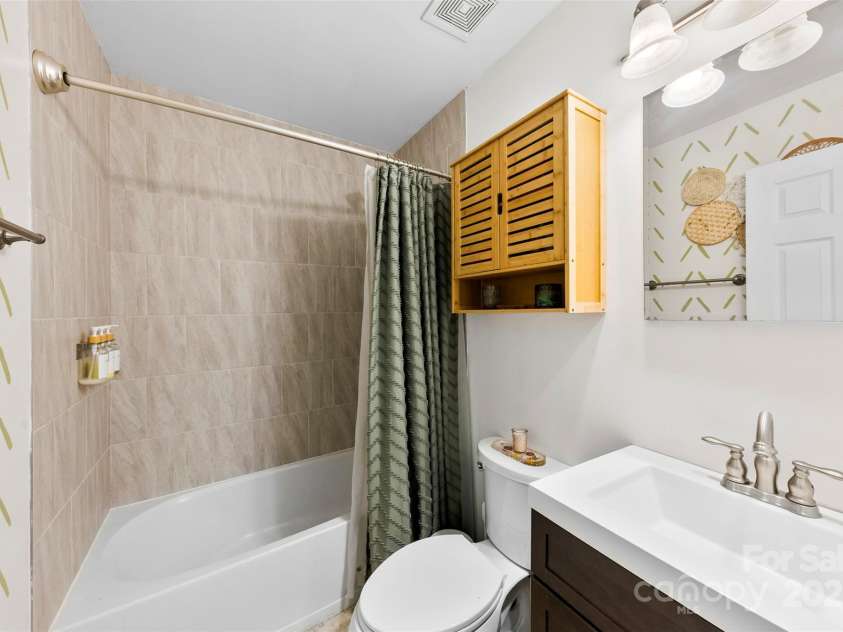 619 Archibald Road, Concord, NC 28025.  MLS# CAR4251795, YatesRealty ID 9927. Second full bathroom