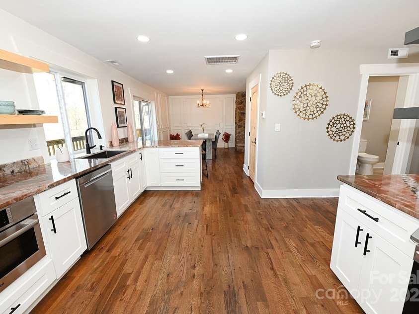 549 Clubhouse Drive, Banner Elk, NC 28604.  MLS# CAR4191291, YatesRealty ID 9928. 