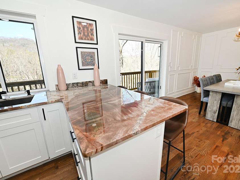 549 Clubhouse Drive, Banner Elk, NC 28604.  MLS# CAR4191291, YatesRealty ID 9928. 