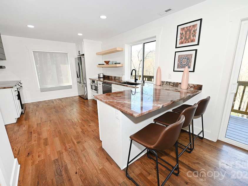 549 Clubhouse Drive, Banner Elk, NC 28604.  MLS# CAR4191291, YatesRealty ID 9928. 