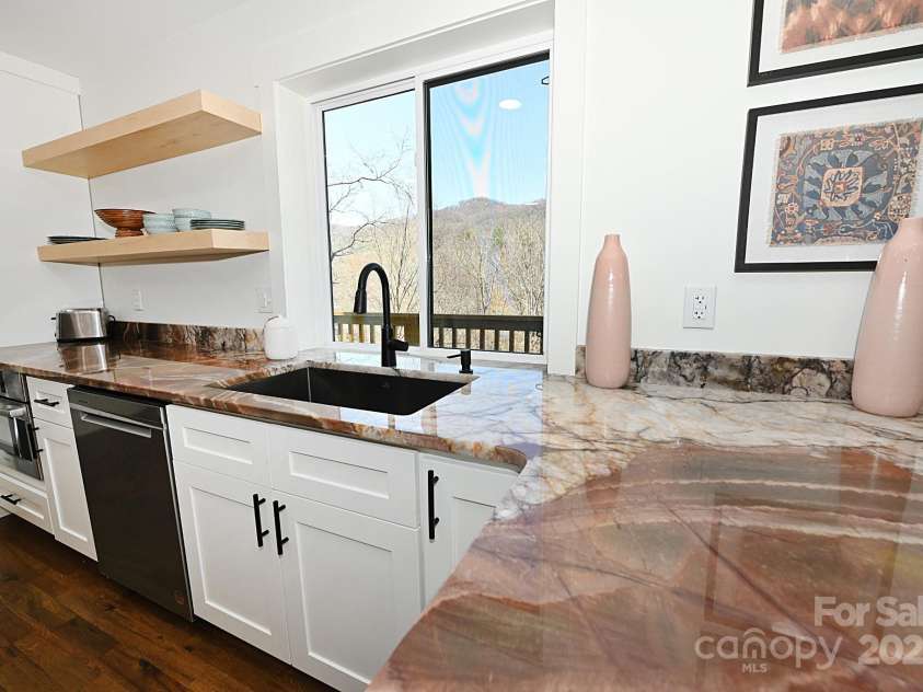 549 Clubhouse Drive, Banner Elk, NC 28604.  MLS# CAR4191291, YatesRealty ID 9928. 