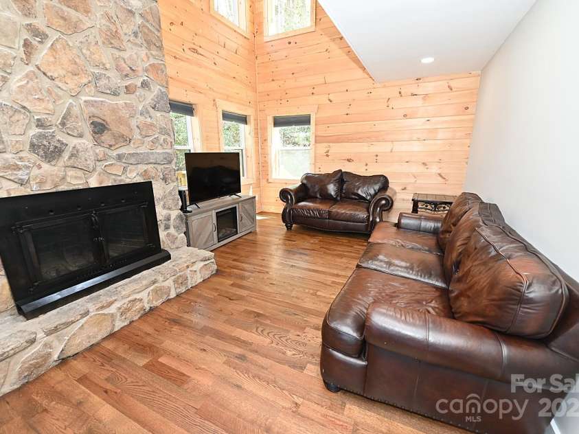 549 Clubhouse Drive, Banner Elk, NC 28604.  MLS# CAR4191291, YatesRealty ID 9928. 