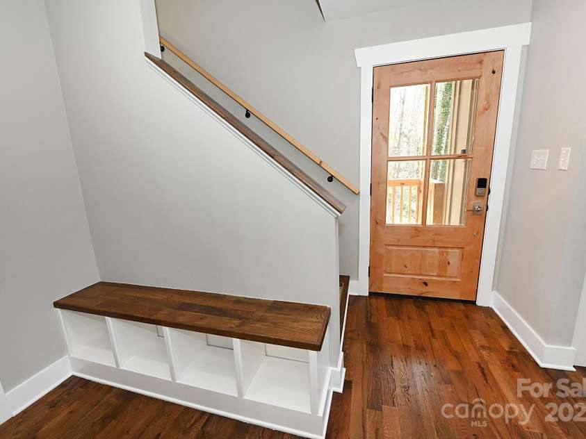 549 Clubhouse Drive, Banner Elk, NC 28604.  MLS# CAR4191291, YatesRealty ID 9928. 