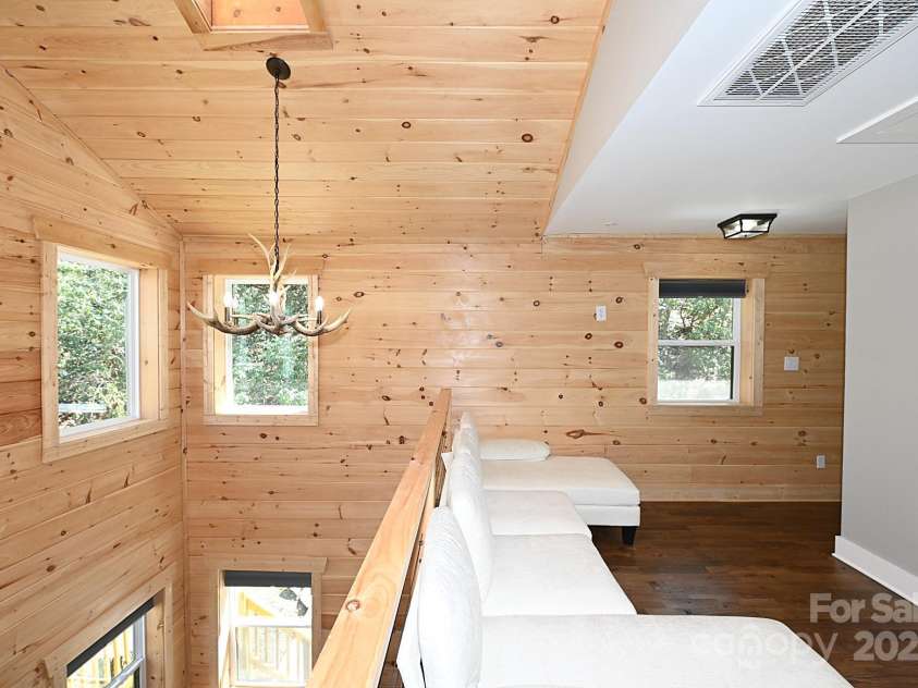 549 Clubhouse Drive, Banner Elk, NC 28604.  MLS# CAR4191291, YatesRealty ID 9928. 