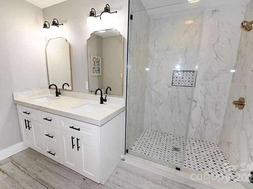 549 Clubhouse Drive, Banner Elk, NC 28604.  MLS# CAR4191291, YatesRealty ID 9928. 