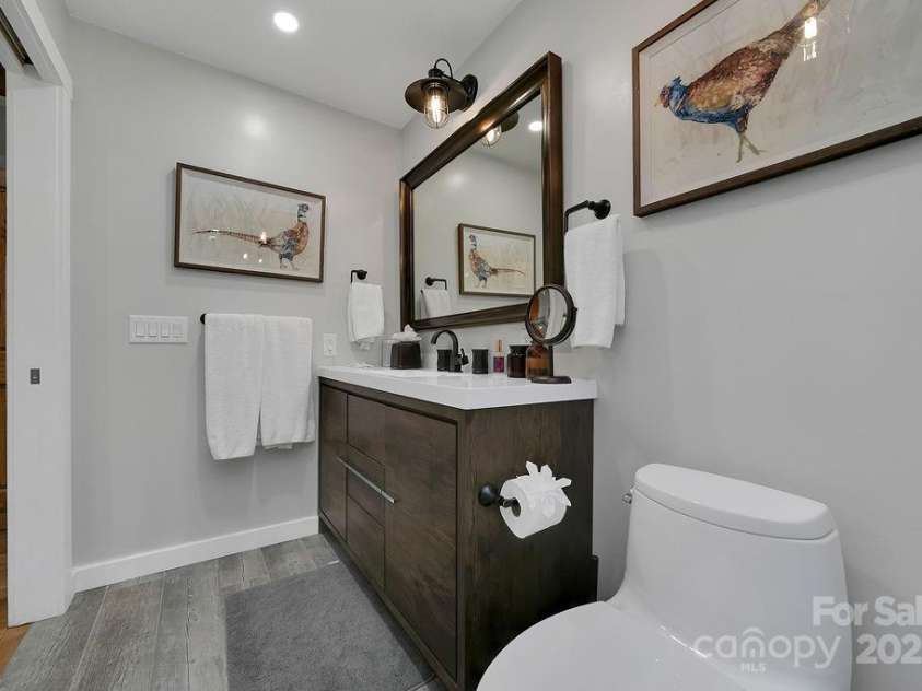 51 Gagama Court, Brevard, NC 28712.  MLS# CAR4225198, YatesRealty ID 9929. 