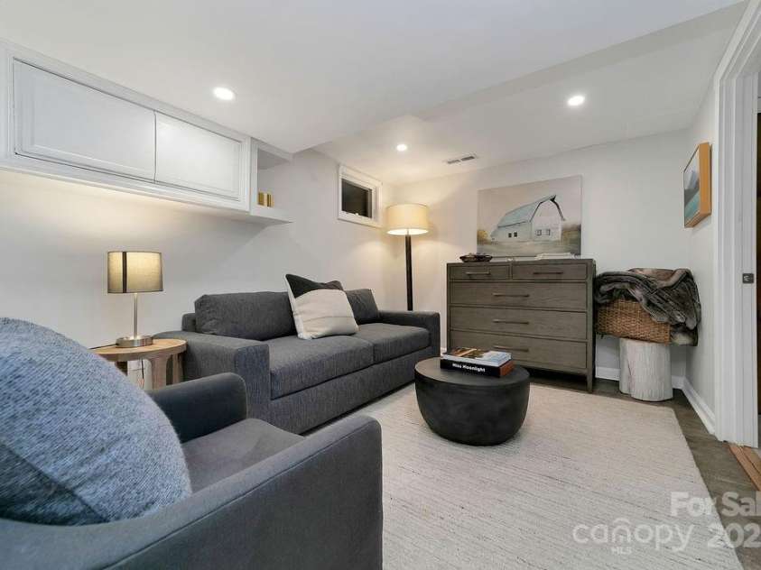 51 Gagama Court, Brevard, NC 28712.  MLS# CAR4225198, YatesRealty ID 9929. 