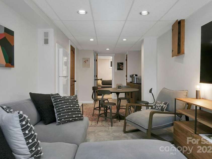 51 Gagama Court, Brevard, NC 28712.  MLS# CAR4225198, YatesRealty ID 9929. Ntertainment area