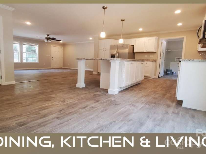 38 Enochs Way, Fletcher, NC 28732.  MLS# CAR4173857, YatesRealty ID 993. 