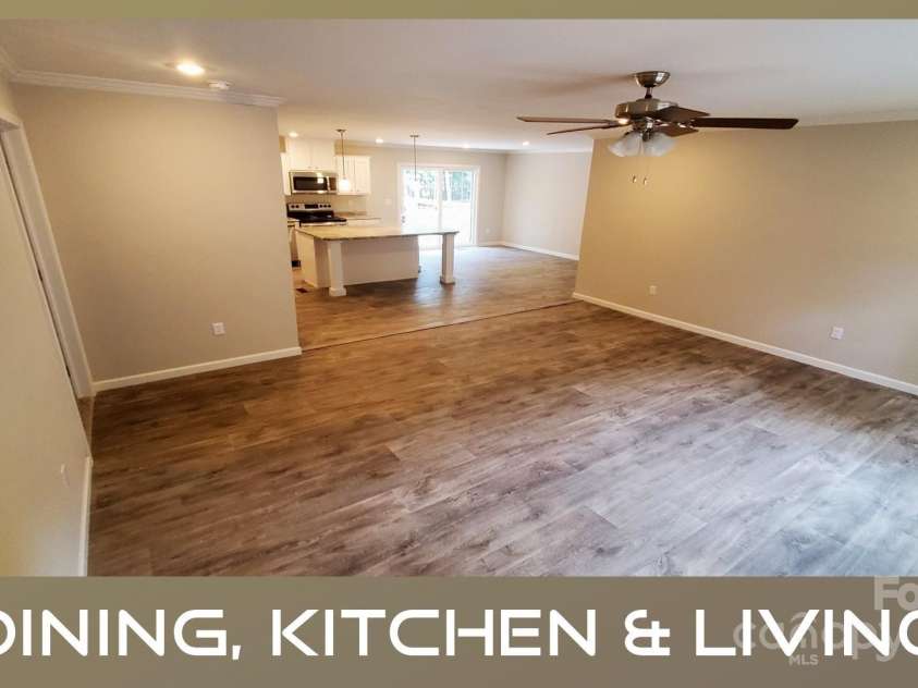 38 Enochs Way, Fletcher, NC 28732.  MLS# CAR4173857, YatesRealty ID 993. 