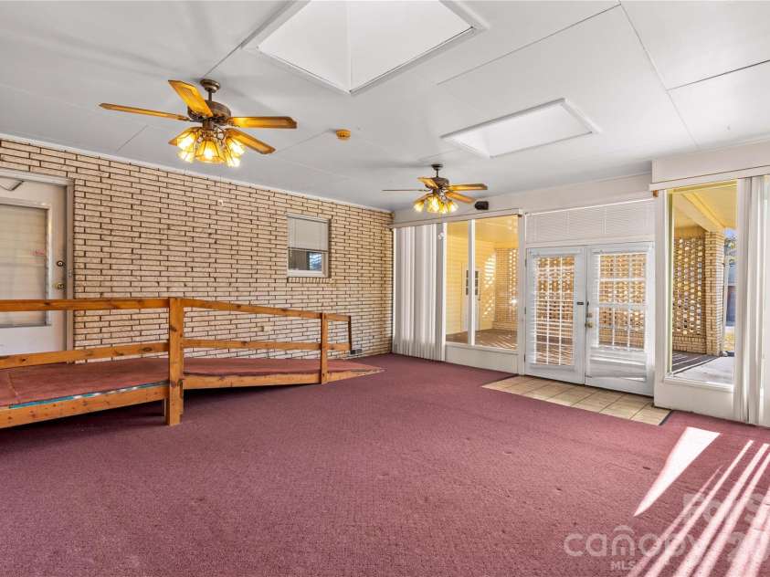 305 Sills Drive, Salisbury, NC 28146.  MLS# CAR4341534, YatesRealty ID 9930. 