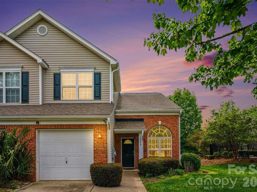 3315 Summerfield Ridge Lane, Matthews, NC 28105.  MLS# CAR4365181, YatesRealty ID 9931. 