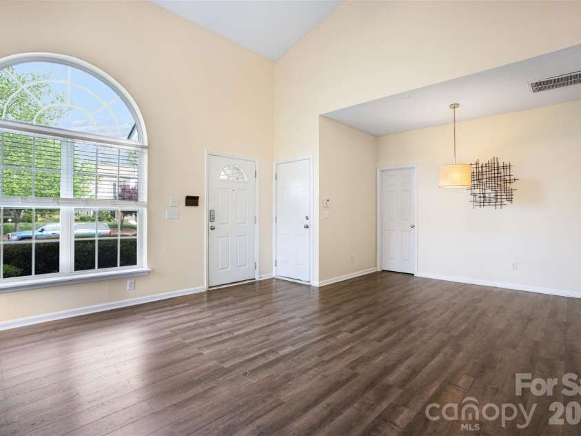 3315 Summerfield Ridge Lane, Matthews, NC 28105.  MLS# CAR4365181, YatesRealty ID 9931. 