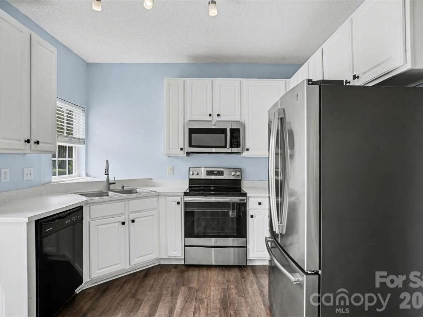 3315 Summerfield Ridge Lane, Matthews, NC 28105.  MLS# CAR4365181, YatesRealty ID 9931. 