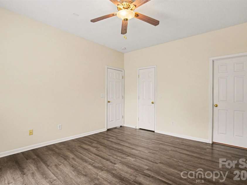 3315 Summerfield Ridge Lane, Matthews, NC 28105.  MLS# CAR4365181, YatesRealty ID 9931. 