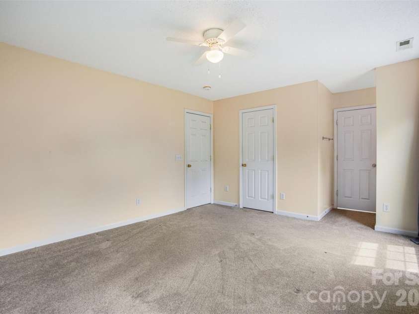 3315 Summerfield Ridge Lane, Matthews, NC 28105.  MLS# CAR4365181, YatesRealty ID 9931. 