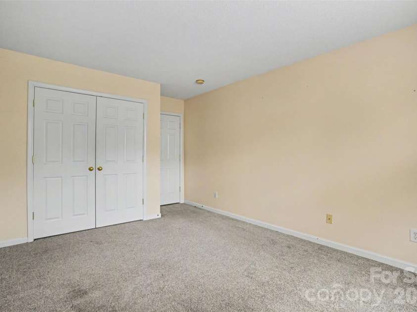 3315 Summerfield Ridge Lane, Matthews, NC 28105.  MLS# CAR4365181, YatesRealty ID 9931. 