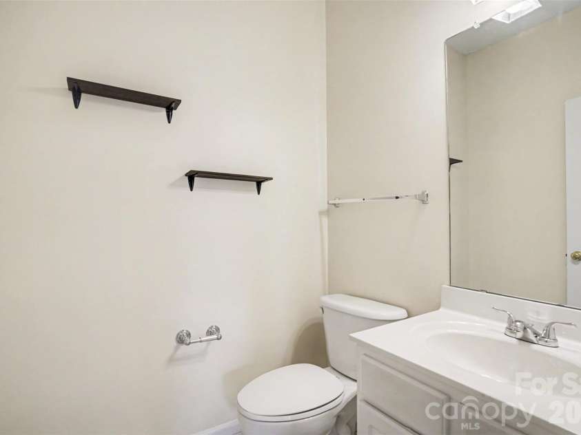 3315 Summerfield Ridge Lane, Matthews, NC 28105.  MLS# CAR4365181, YatesRealty ID 9931. 