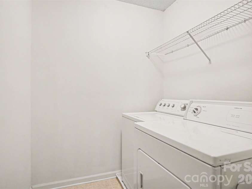 3315 Summerfield Ridge Lane, Matthews, NC 28105.  MLS# CAR4365181, YatesRealty ID 9931. 