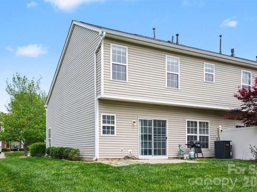 3315 Summerfield Ridge Lane, Matthews, NC 28105.  MLS# CAR4365181, YatesRealty ID 9931. 
