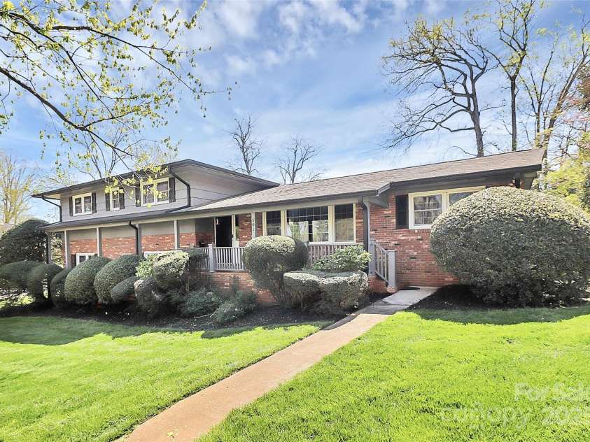 501 Eastwood Drive, Gastonia, NC 28054.  MLS# CAR4240205, YatesRealty ID 9931. 