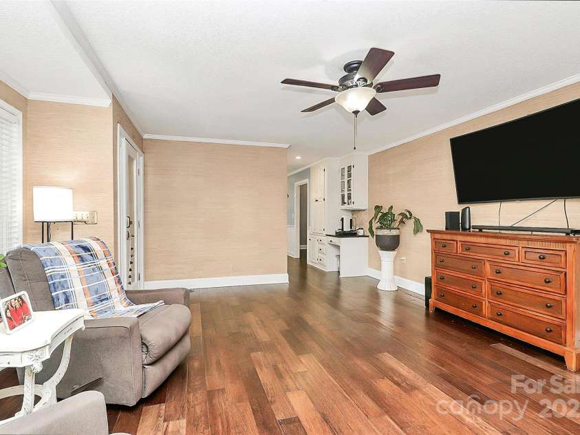 501 Eastwood Drive, Gastonia, NC 28054.  MLS# CAR4240205, YatesRealty ID 9931. 