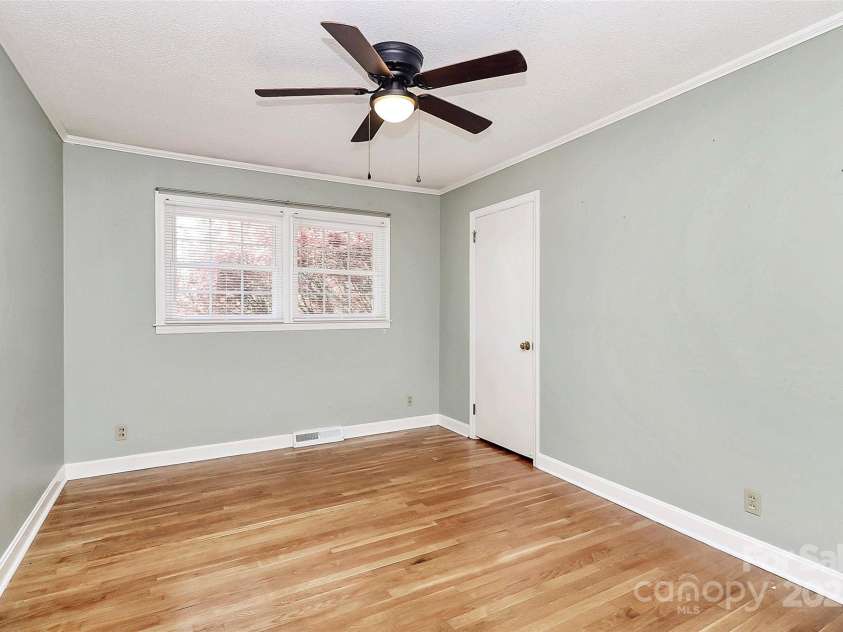 501 Eastwood Drive, Gastonia, NC 28054.  MLS# CAR4240205, YatesRealty ID 9931. 