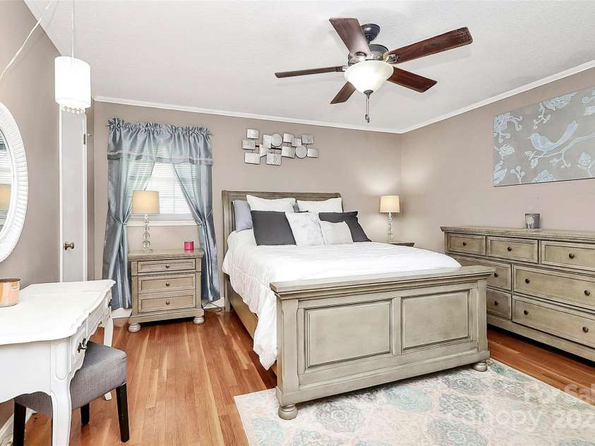 501 Eastwood Drive, Gastonia, NC 28054.  MLS# CAR4240205, YatesRealty ID 9931. 