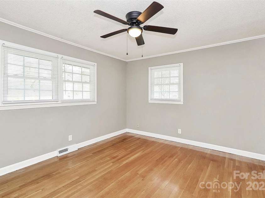 501 Eastwood Drive, Gastonia, NC 28054.  MLS# CAR4240205, YatesRealty ID 9931. 