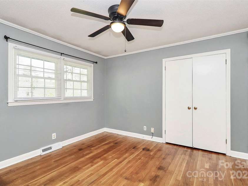 501 Eastwood Drive, Gastonia, NC 28054.  MLS# CAR4240205, YatesRealty ID 9931. 