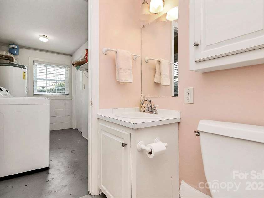 501 Eastwood Drive, Gastonia, NC 28054.  MLS# CAR4240205, YatesRealty ID 9931. 