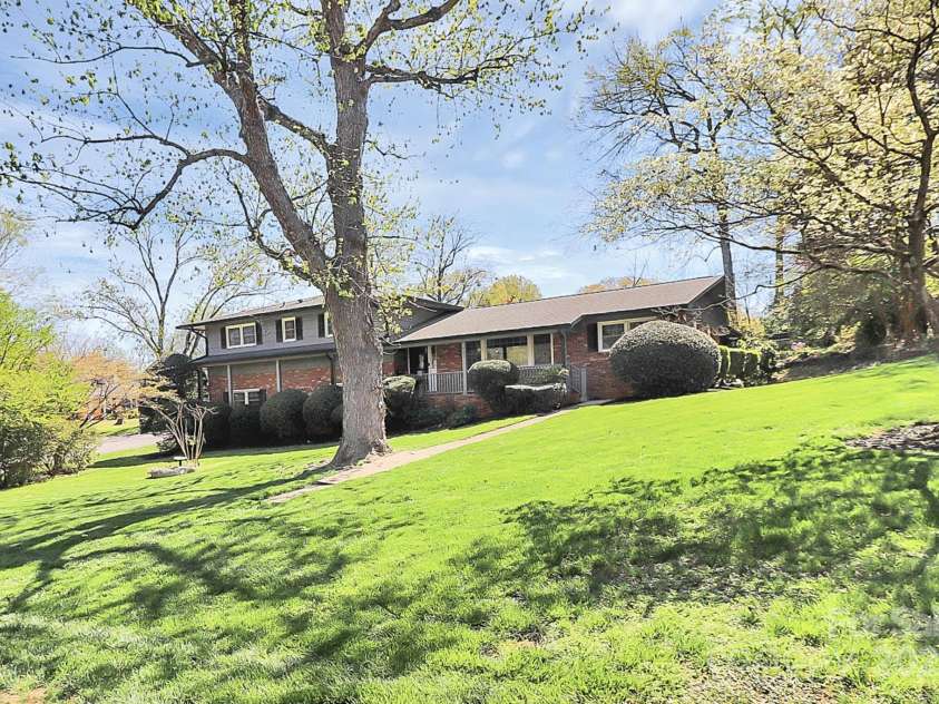 501 Eastwood Drive, Gastonia, NC 28054.  MLS# CAR4240205, YatesRealty ID 9931. 