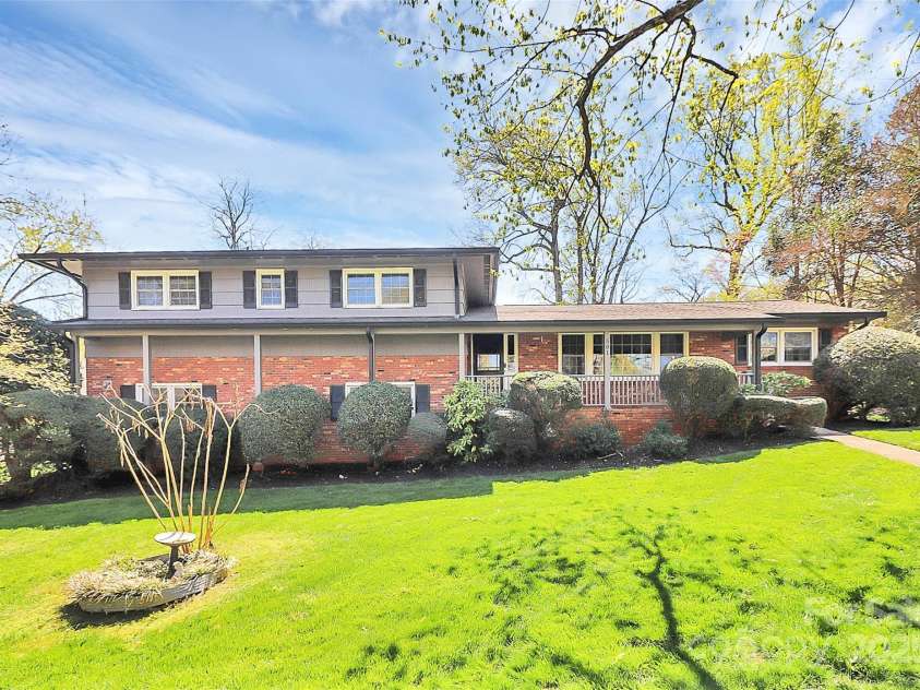 501 Eastwood Drive, Gastonia, NC 28054.  MLS# CAR4240205, YatesRealty ID 9931. 