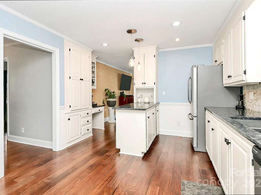 501 Eastwood Drive, Gastonia, NC 28054.  MLS# CAR4240205, YatesRealty ID 9931. 