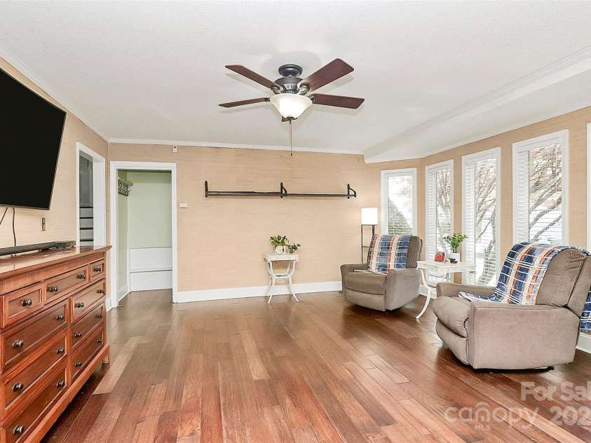 501 Eastwood Drive, Gastonia, NC 28054.  MLS# CAR4240205, YatesRealty ID 9931. 