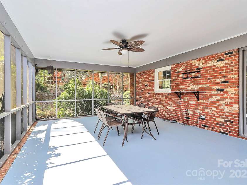 501 Eastwood Drive, Gastonia, NC 28054.  MLS# CAR4240205, YatesRealty ID 9931. 