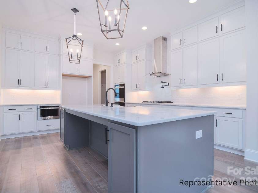 122 Huntcliff Drive, Statesville, NC 28677.  MLS# CAR4248218, YatesRealty ID 9932. 