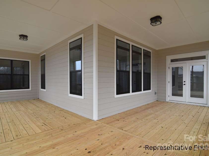122 Huntcliff Drive, Statesville, NC 28677.  MLS# CAR4248218, YatesRealty ID 9932. 