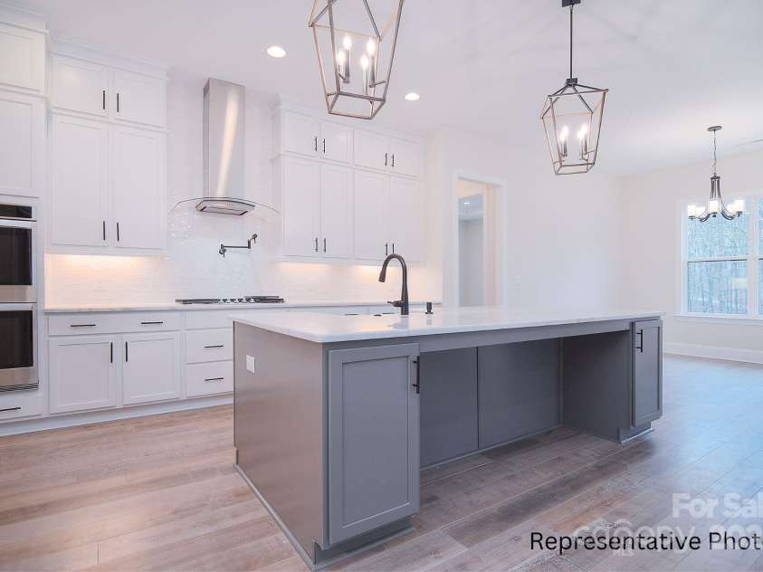 122 Huntcliff Drive, Statesville, NC 28677.  MLS# CAR4248218, YatesRealty ID 9932. 