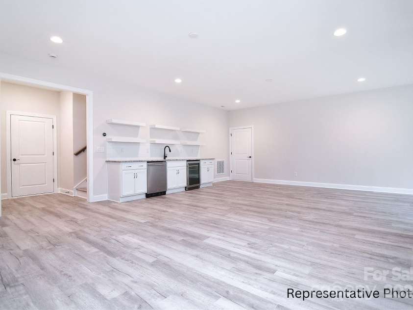 122 Huntcliff Drive, Statesville, NC 28677.  MLS# CAR4248218, YatesRealty ID 9932. 