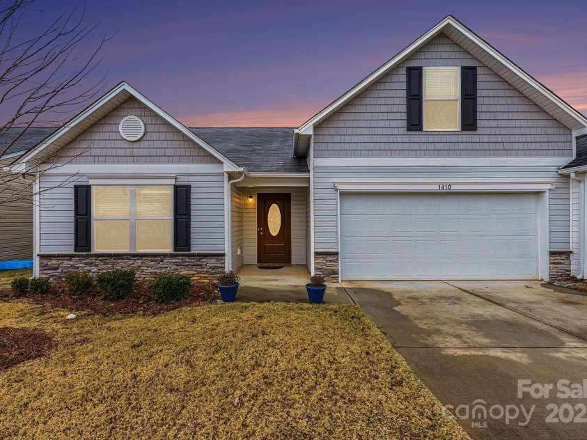 1410 Amberlight Circle, Salisbury, NC 28144.  MLS# CAR4333002, YatesRealty ID 9932. 