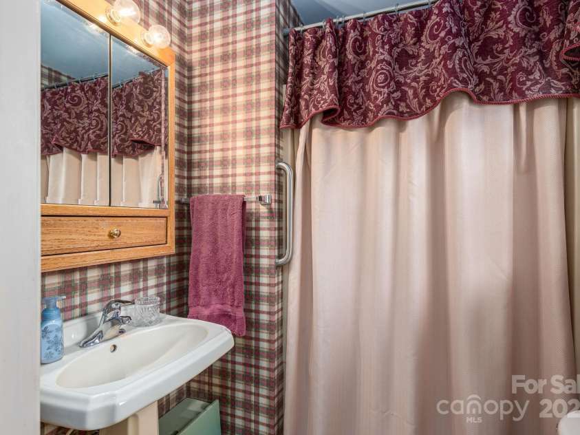 113 Old Stagecoach Road, Lawndale, NC 28090.  MLS# CAR4327778, YatesRealty ID 9933. 