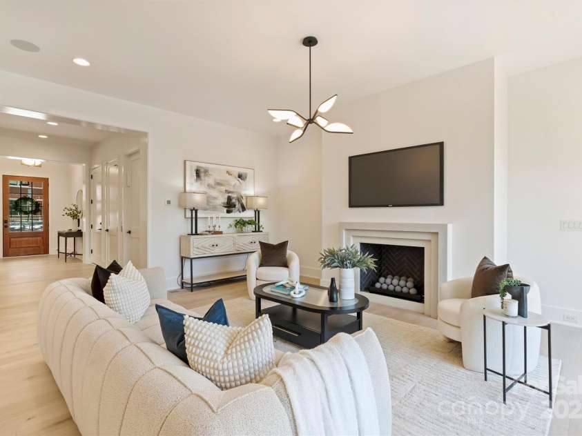3473 Willow Oak Road, Charlotte, NC 28209.  MLS# CAR4247544, YatesRealty ID 9934. 