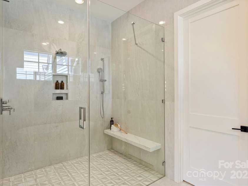 3473 Willow Oak Road, Charlotte, NC 28209.  MLS# CAR4247544, YatesRealty ID 9934. 