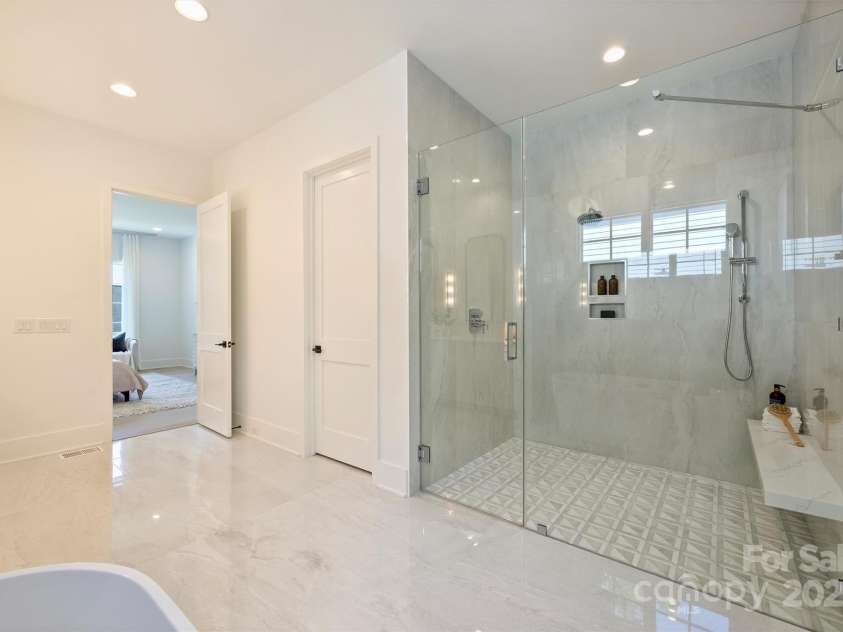 3473 Willow Oak Road, Charlotte, NC 28209.  MLS# CAR4247544, YatesRealty ID 9934. 