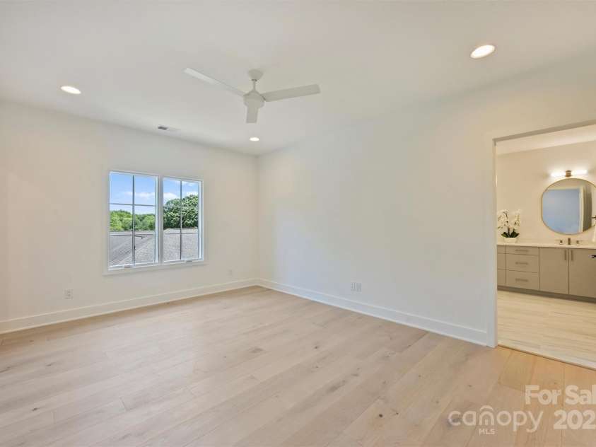 3473 Willow Oak Road, Charlotte, NC 28209.  MLS# CAR4247544, YatesRealty ID 9934. 