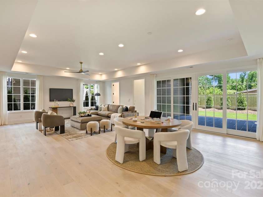 3473 Willow Oak Road, Charlotte, NC 28209.  MLS# CAR4247544, YatesRealty ID 9934. 